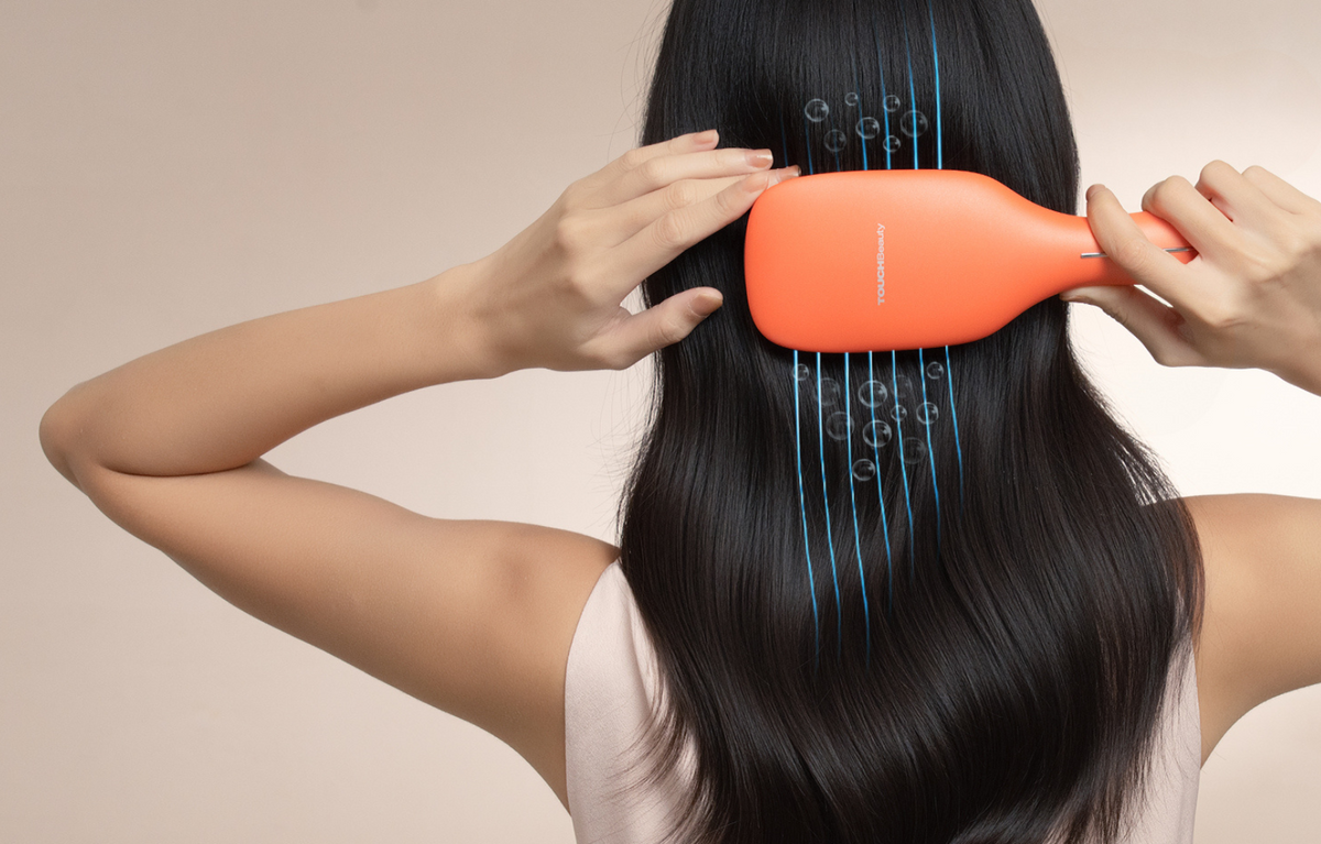 Ionic Hair Brush Benefits: Can It Really Help Frizzy Hair?
