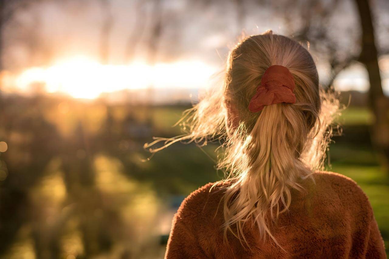 How to Prevent Static Hair in Winter: Expert Tips for Smooth, Shiny Hair All Season - TOUCHBeauty